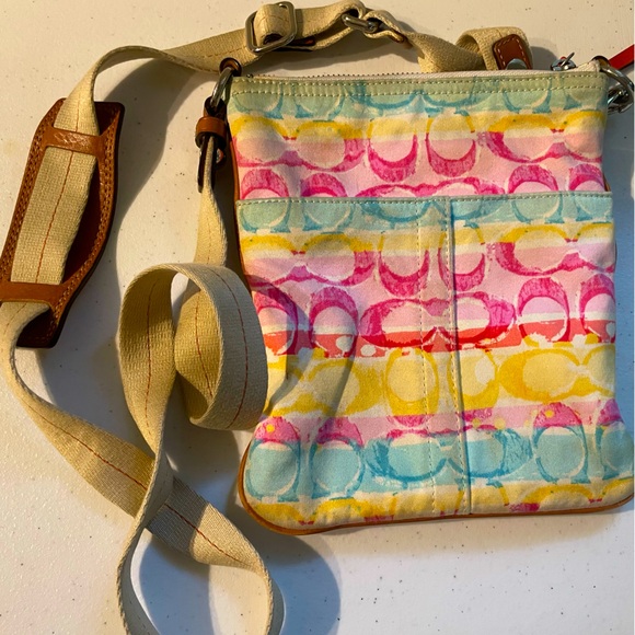 Coach Hampton Swingpack - GUC - Picture 6 of 8